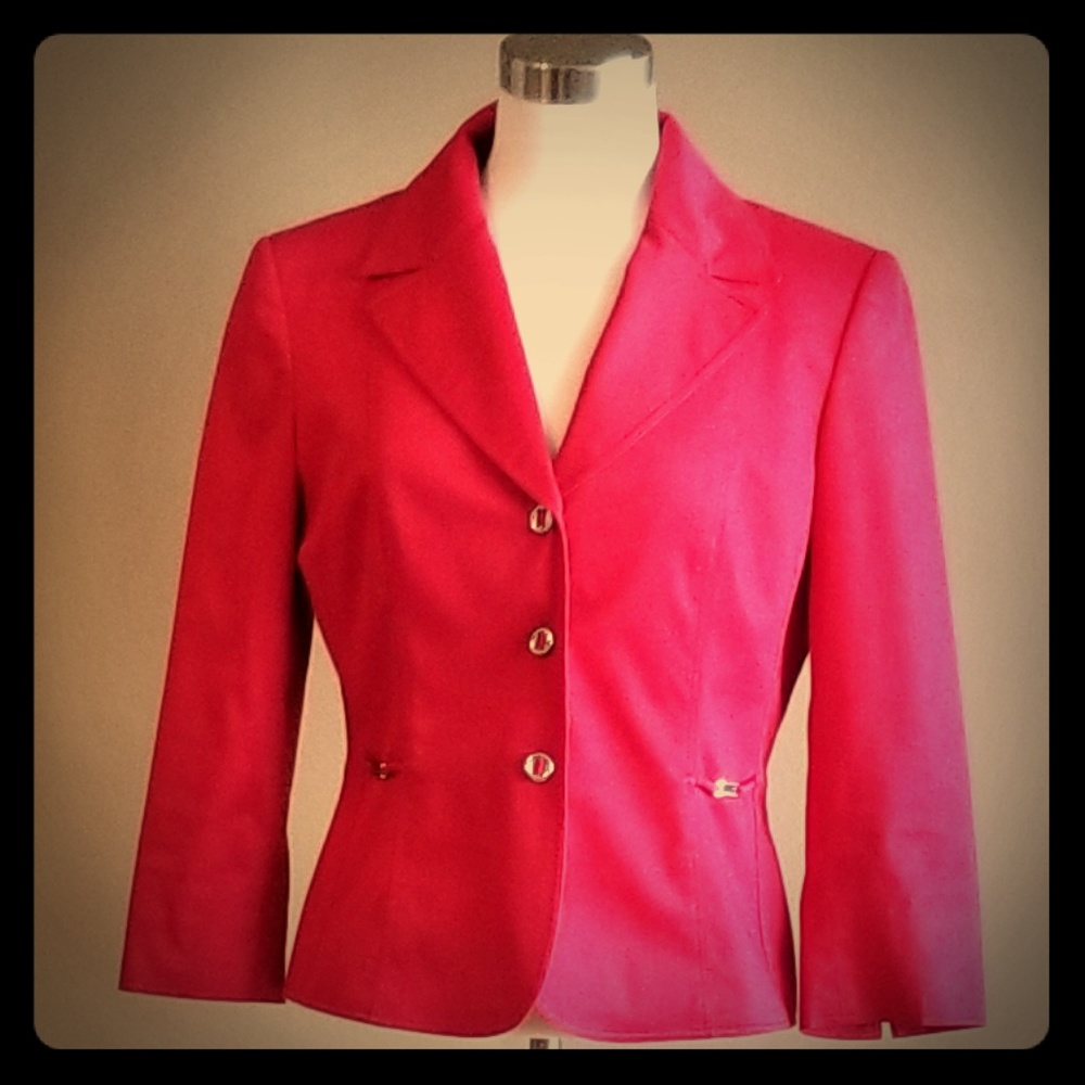 RED THREE BUTTON BLAZER